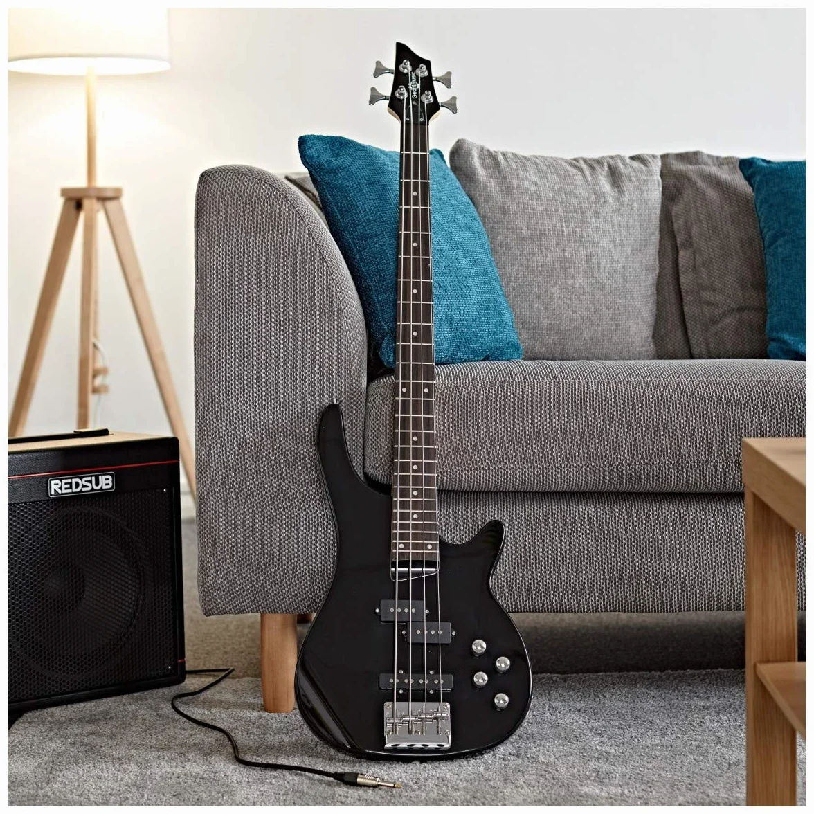 Gear4music Chicago Bassgitarre Set mit 15W Verstärker für Erwachsene Anfänger
