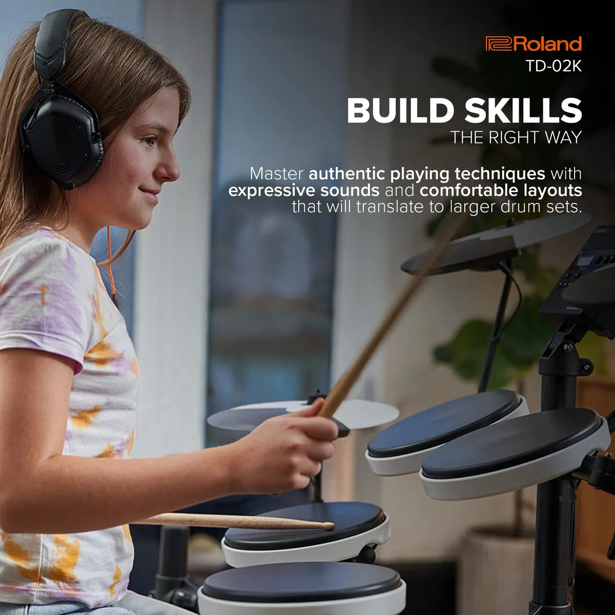 Roland TD-02K V-Drums | Kompaktes elektronisches Drumkit für Einsteiger mit dynamischer Spielbarkeit, geräuschreduzierenden Features, in der Höhe verstellbarem Stativ | Integrierte Coach-Funktion