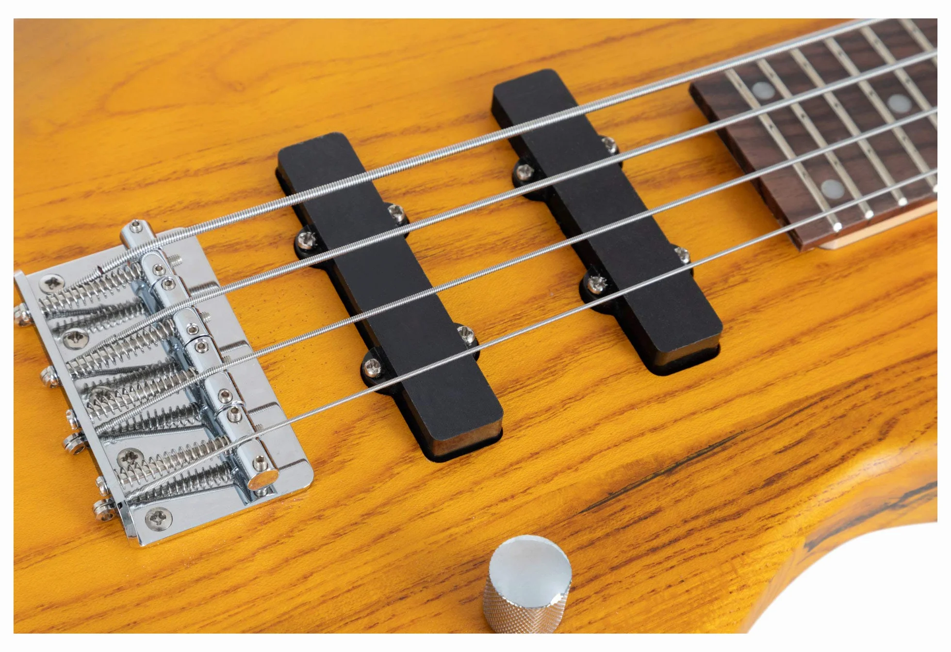 Rocktile TB-4 NHS Traveler E-Bass - 4-saitiger E-Bass im Reiseformat - Body: Erle, Hals: Ahorn - Griffbrett: Technical Ebony - 2 Single Coil-Tonabnehmer - Natural Honey Stain