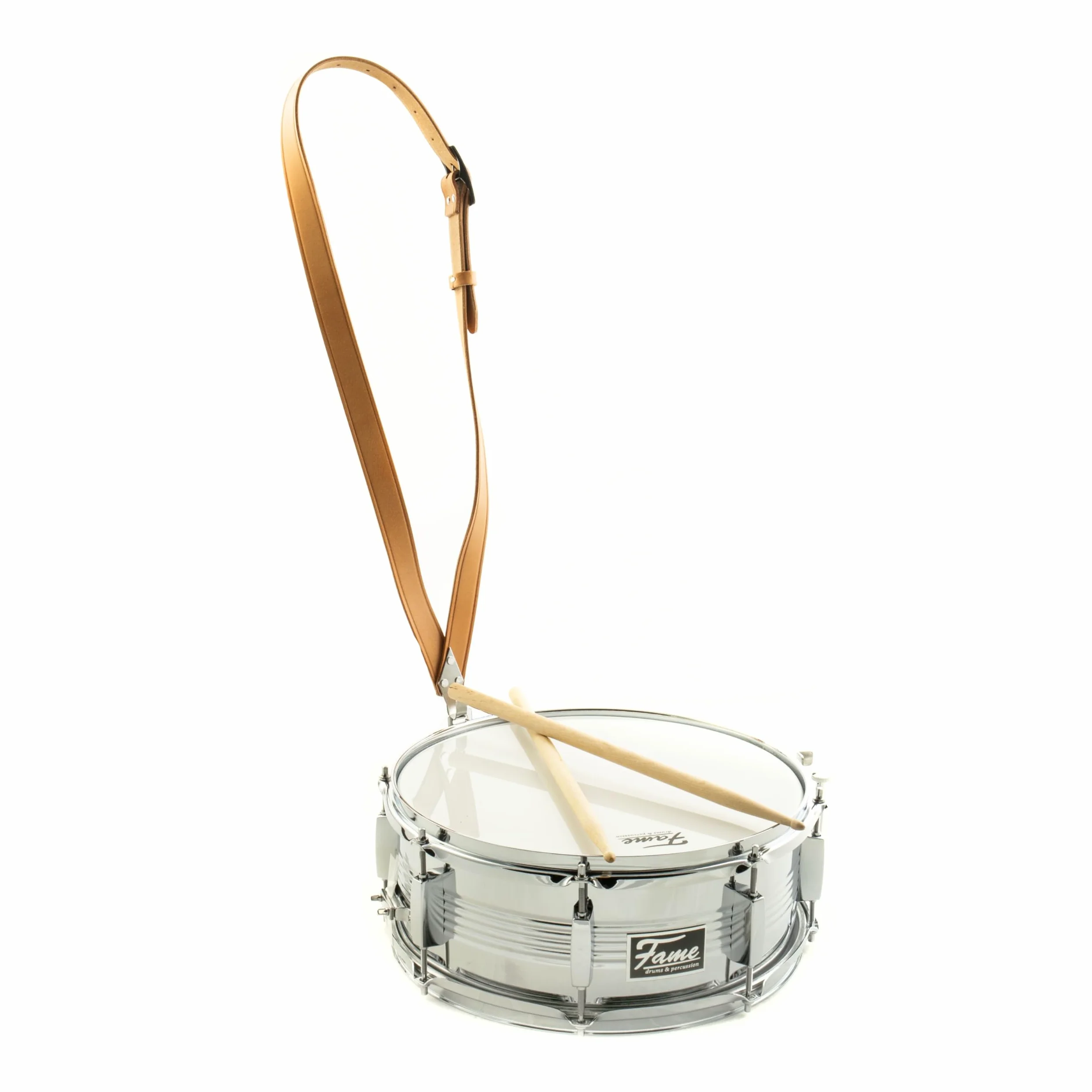 Fame FSMAR-65 Marching Snare Drum, 14"x6.5", Stahl Marschtrommel, Tragegurt, Hohe Lautstärke, Stimmstabilität, Inklusive Marching Sticks, Silber"