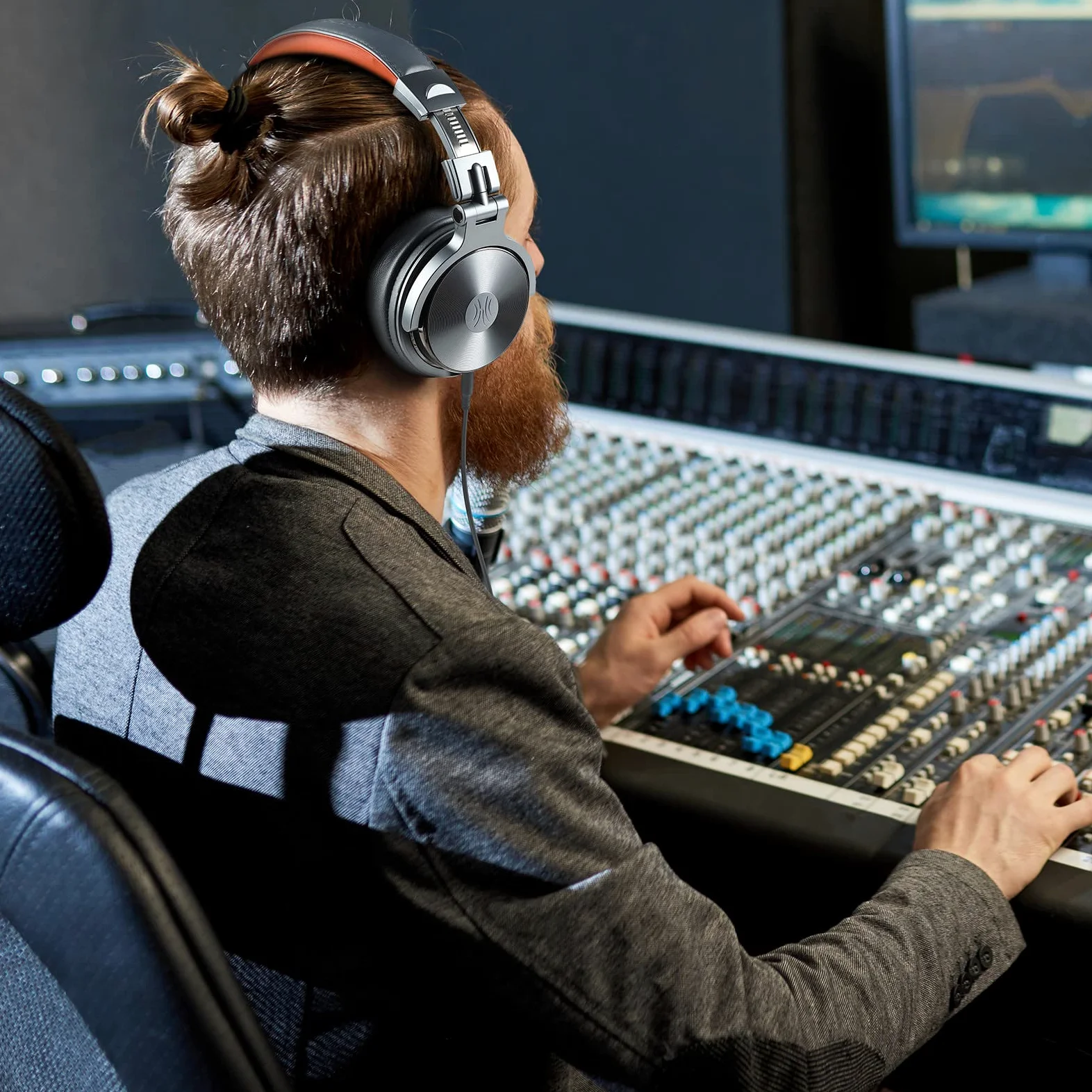 OneOdio Over Ear Kopfhörer mit Kabel, HiFi Studiokopfhörer mit Hi-Res, 50mm Treiber, Share-Port, Große Ohrmuscheln, 6,35 & 3,5mm Klinke, Geschlossene DJ Headphones für Podcast, Handy, PC (Pro 50)