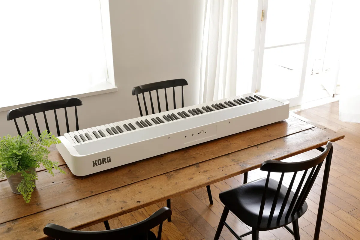 Korg - B2+ 88 Digitalpiano mit 88 Gewichteten Tasten -Weiß