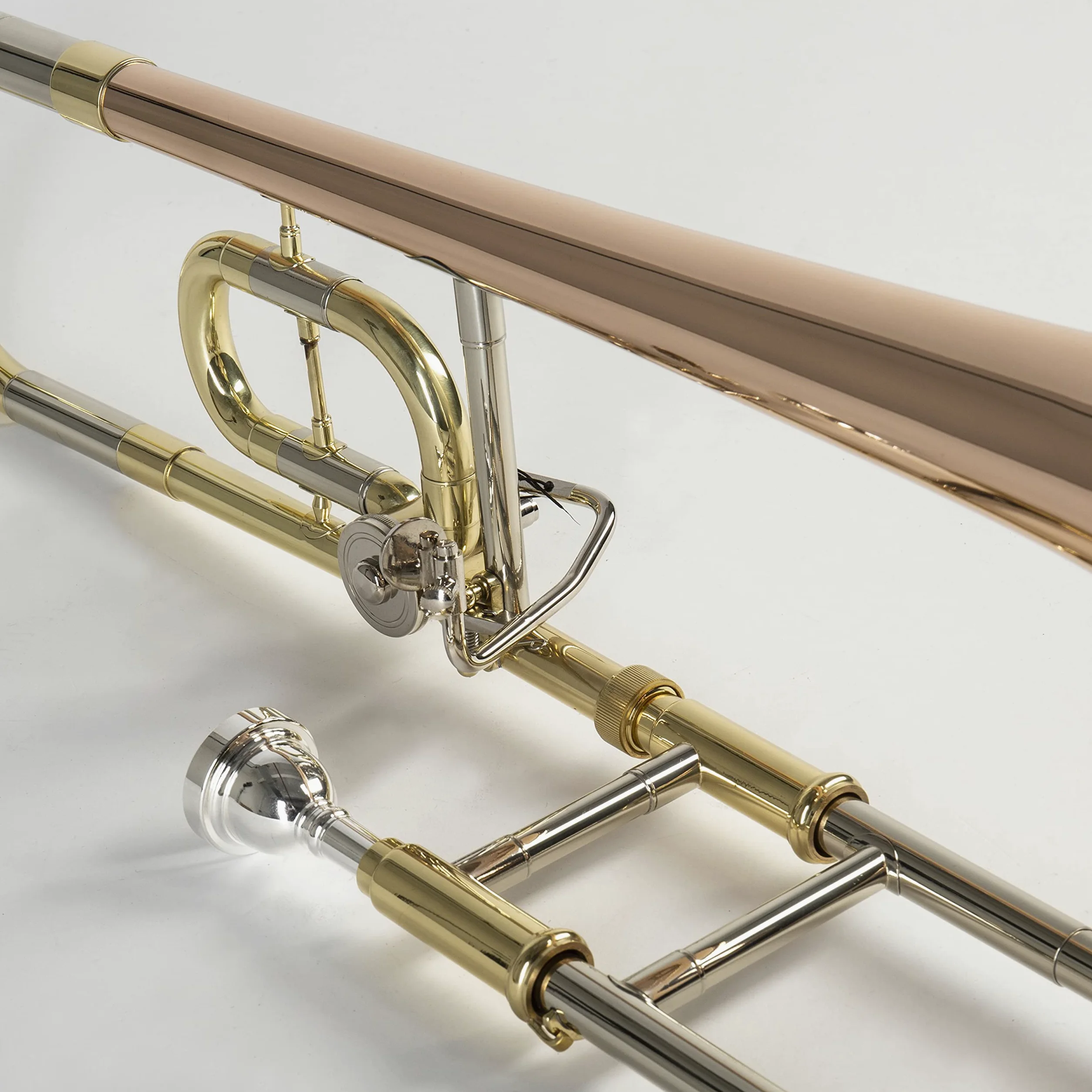 Monzani MZSL-703L II B/C-Posaune, Kupfer Schallstück, Klarlack Lackiert, Mundstück und Hardcase, Optimierter Bohrungsverlauf, Leichte Ansprache, Warmer und Ausgewogener Klang