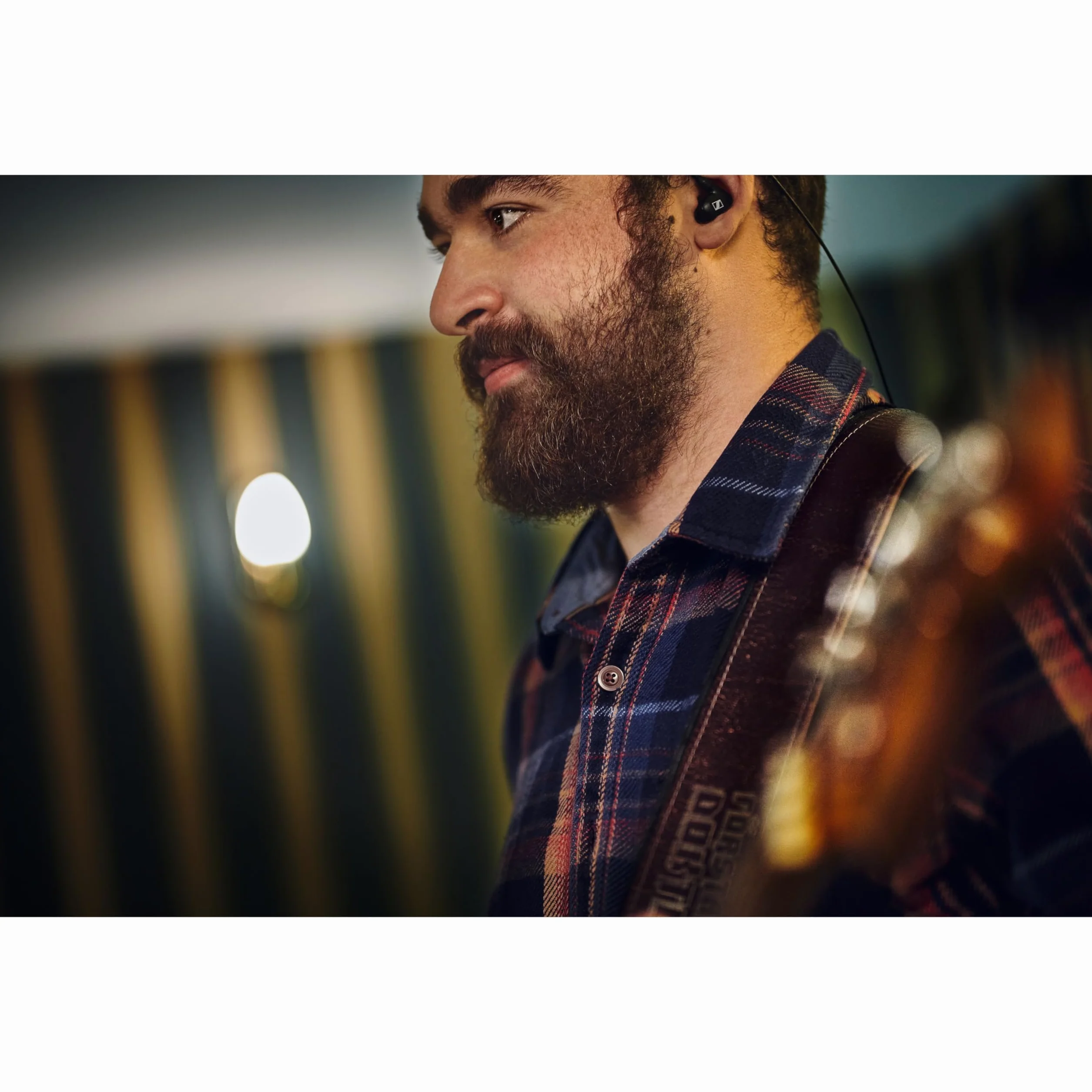 Sennheiser IE 100 PRO Black Dynamische In-Ear-Hörer | Neuartiger 10mm-Breitbandwandler für Präzisen Monitoring-Sound | 1,3m Kabell und S/M/L-Silkon-Adapter Enhalten | Schwarz (508940)