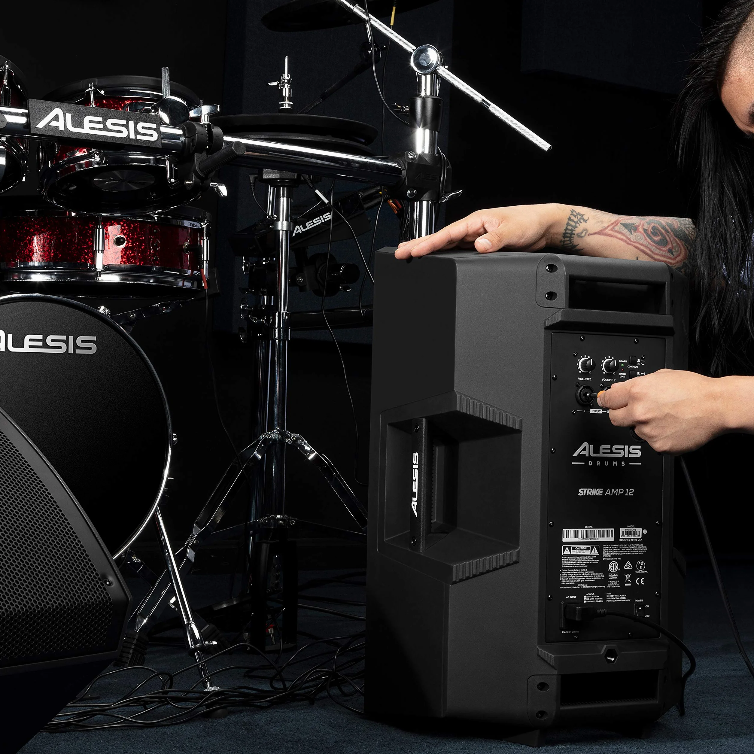 Alesis Strike Amp 12 - aktiver 2000-Watt Schlagzeug-Lautsprecher und Verstärker mit 12-Zoll Woofer, Hochfrequenz-Kompressionstreiber und Contour EQ
