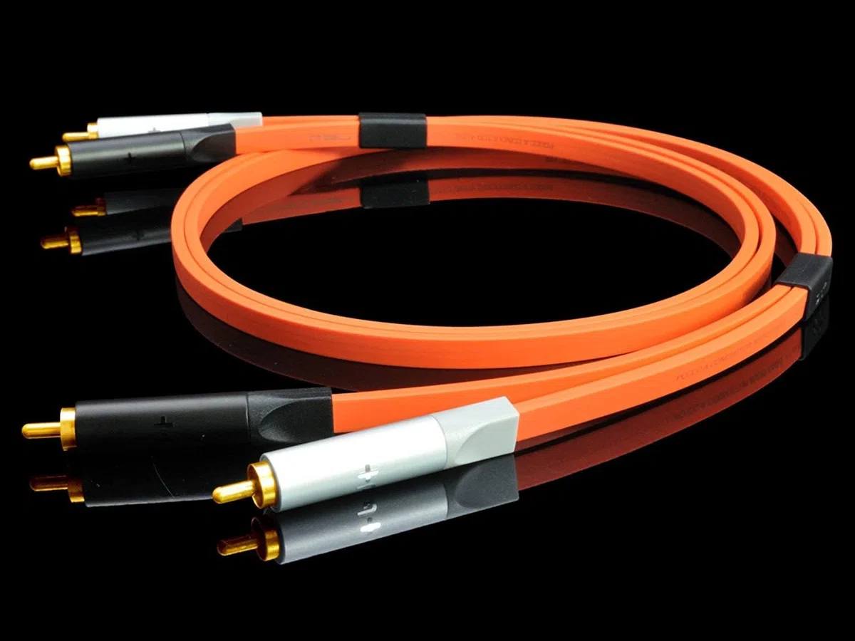 NEO by Oyaide d+ RCA (Class A) DUO – Hi-Speed und langlebiges Digitalkabel für DJs, Musiker und Produzenten 2 x 1 Meter Kabel Kompatibel mit allen Cinch-Eingabegeräten