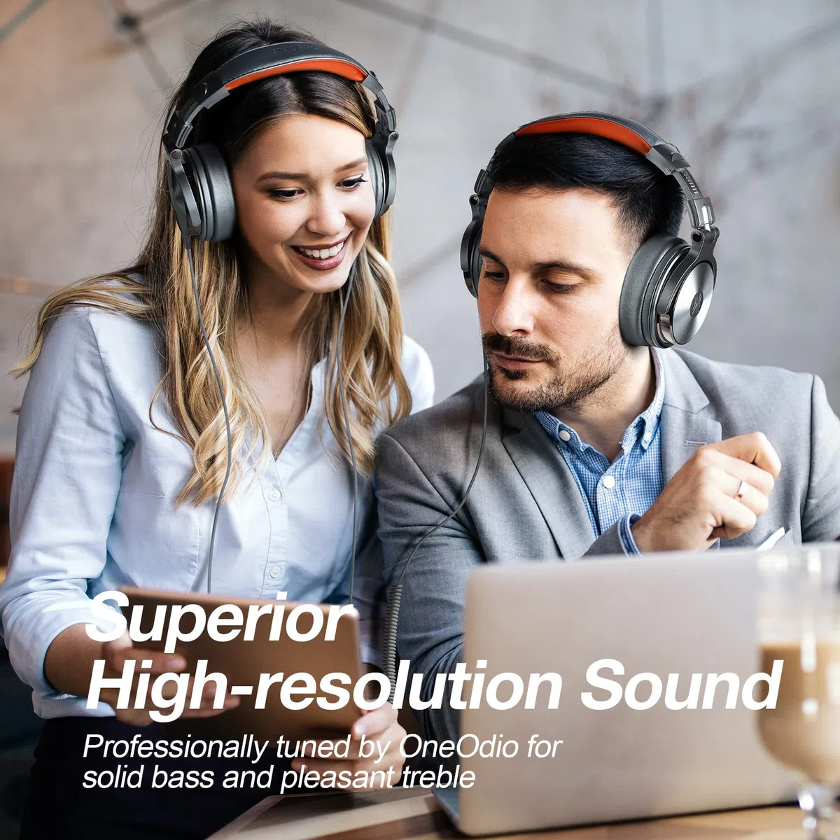OneOdio Over Ear Kopfhörer mit Kabel, HiFi Studiokopfhörer mit Hi-Res, 50mm Treiber, Share-Port, Große Ohrmuscheln, 6,35 & 3,5mm Klinke, Geschlossene DJ Headphones für Podcast, Handy, PC (Pro 50)