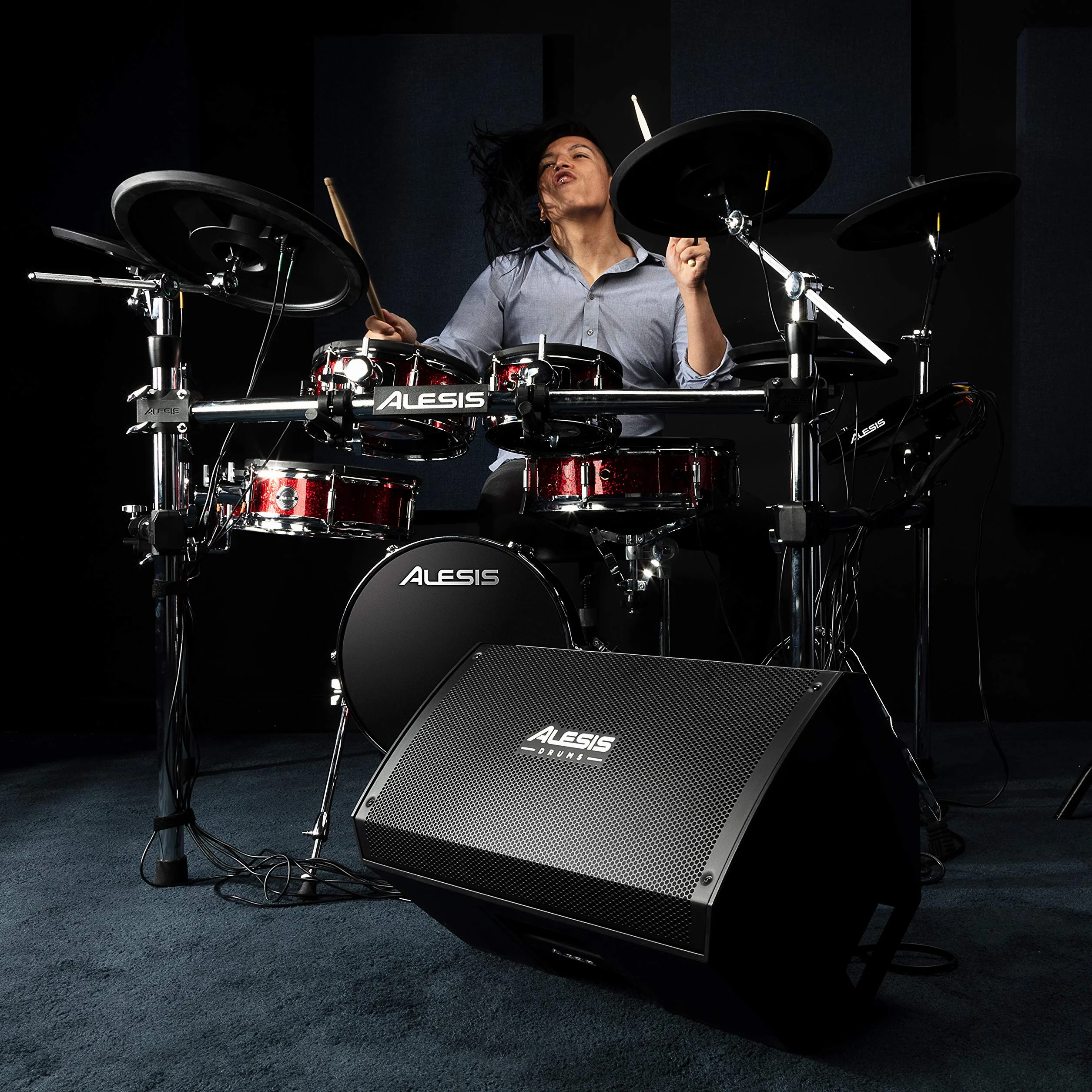 Alesis Strike Amp 12 - aktiver 2000-Watt Schlagzeug-Lautsprecher und Verstärker mit 12-Zoll Woofer, Hochfrequenz-Kompressionstreiber und Contour EQ