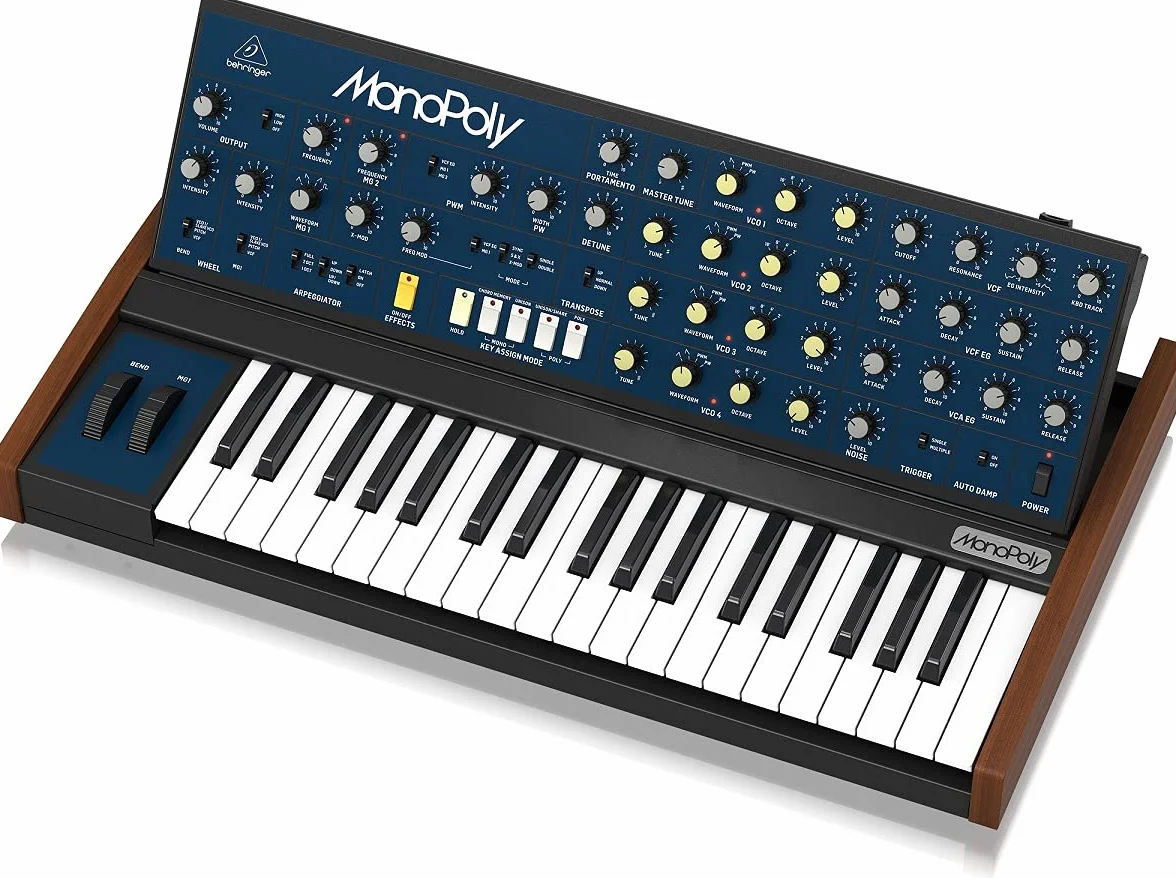 Behringer MONOPOLY Analoger 4-stimmiger polyphoner Synthesizer mit 37 Tasten in voller Größe, 4 VCOs, VCF, 2 LFOs, 2 Hüllkurven, Sync- und Cross-Modulation und Arpeggiator