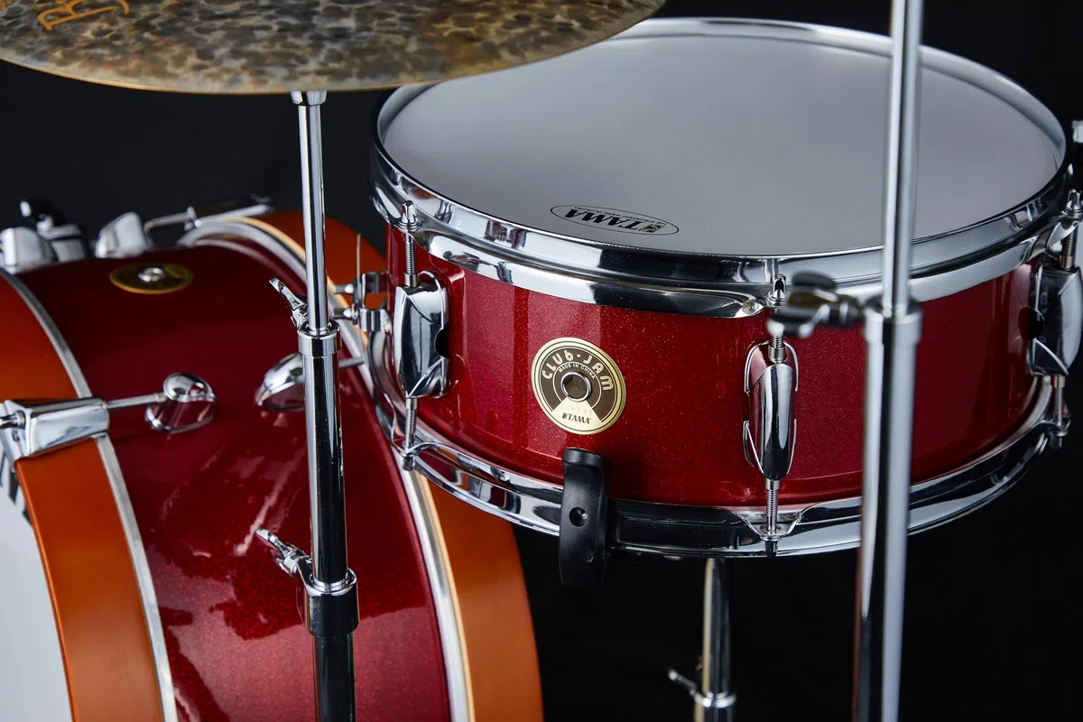 TAMA Club Jam Schlagezug Set - mini, 2 teilig in Candy Apple Mist mit Chrom Hardware (LJK28S-CPM)